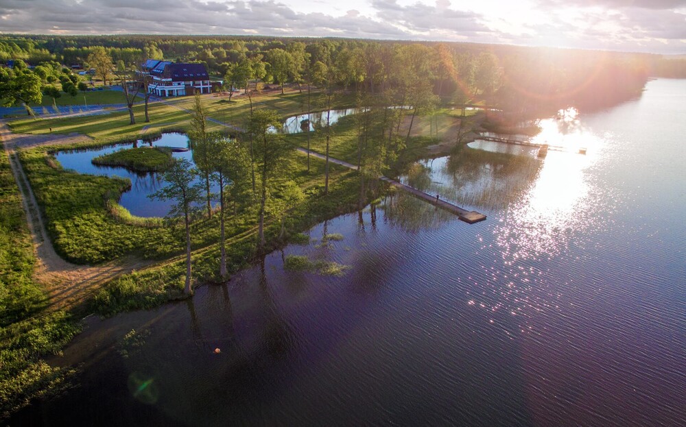 Natural Hotel w Rezerwacie z plażą na Wyspie