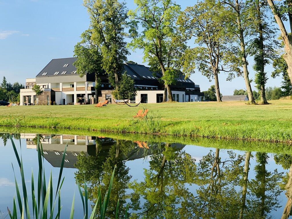 Natural Hotel w Rezerwacie z plażą na Wyspie